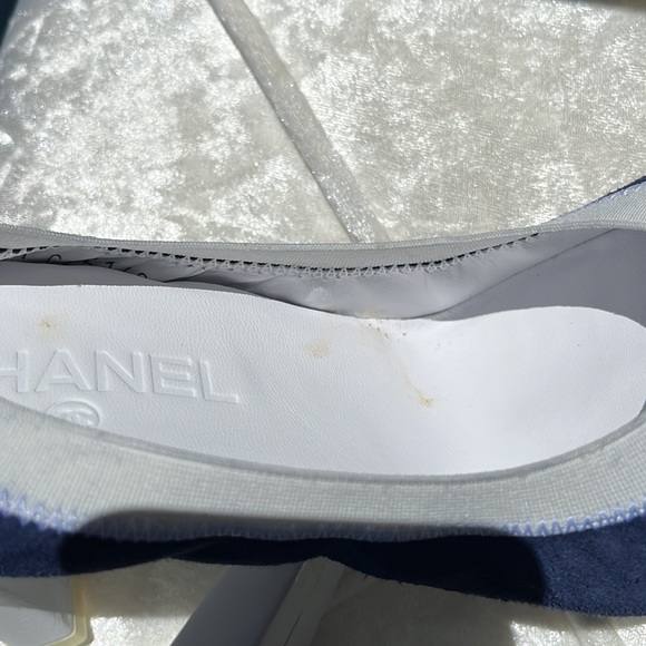 Authentic NWOB CHANEL Navy Blue Suede/White Leather Elastic Ballet Heels - Picture 12 of 16